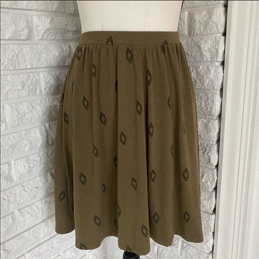Green Patterned Skirt - Picture 2 of 4